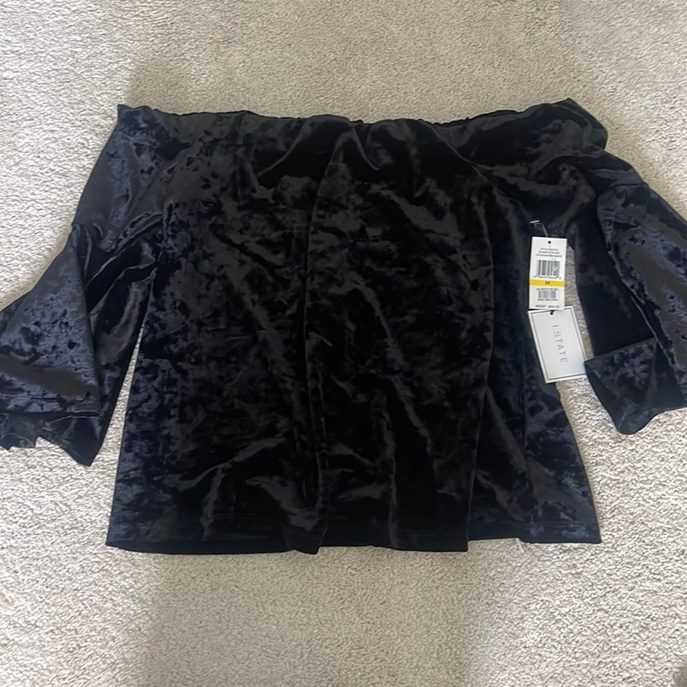 NWT OFF THE SHOULDER VELVET TOP size M